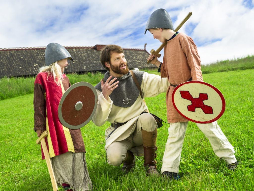 Vikingsommer på Stiklestad - 1 Barn i vikingklær